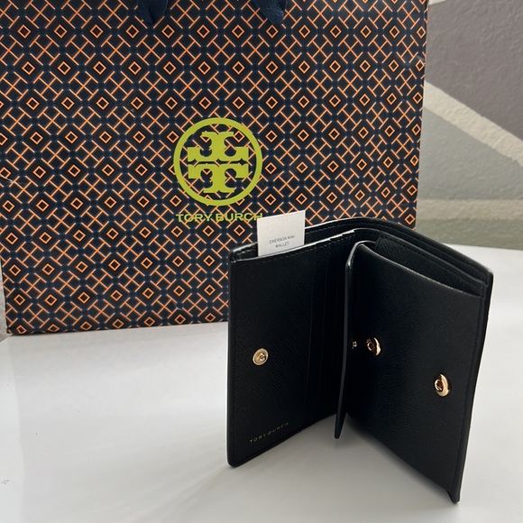 Tory Burch Wallet - Picture 8 of 8